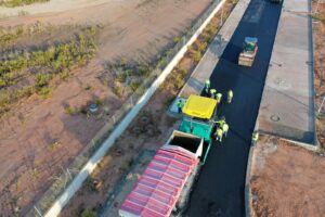 Como trabajan los equipos de extendido del aglomerado.