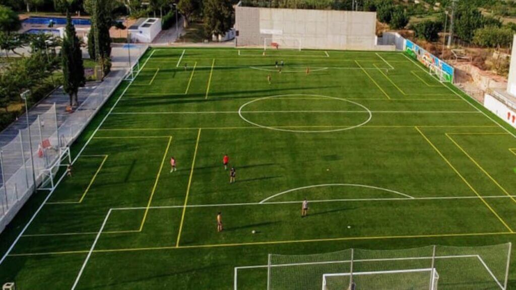 RENOVACIÓN DE CAMPO DE FÚTBOL E INSTALACIONES