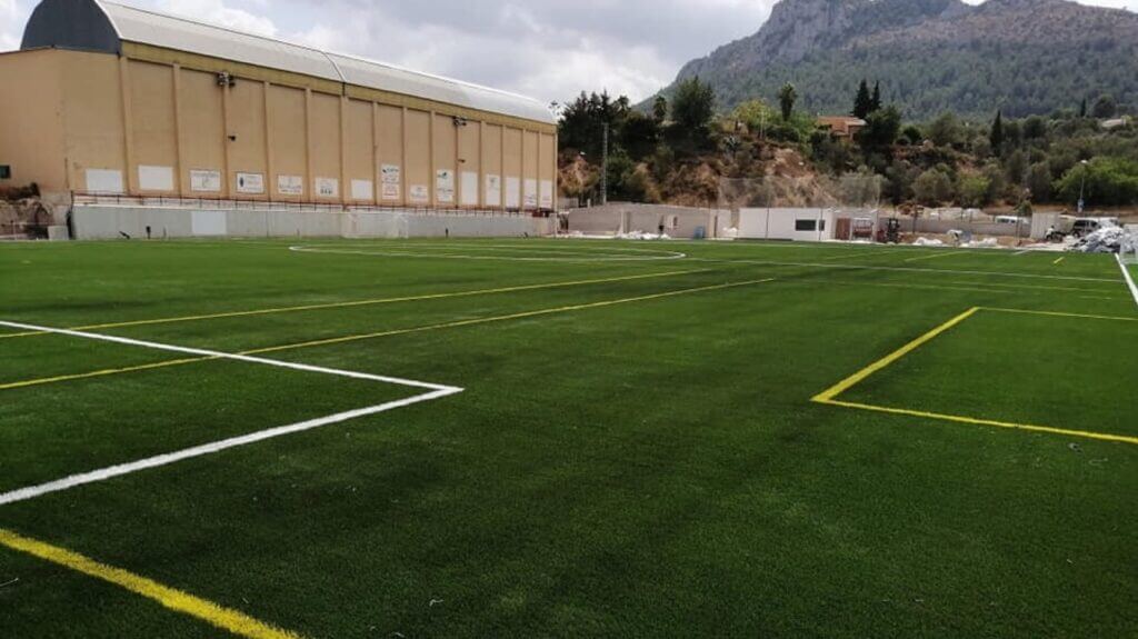 RENOVACIÓN DE CAMPO DE FÚTBOL E INSTALACIONES